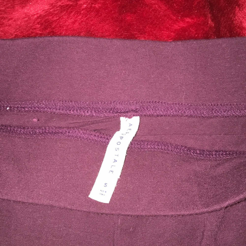 Aeropostale Maroon Leggings size small - Picture 2 of 2